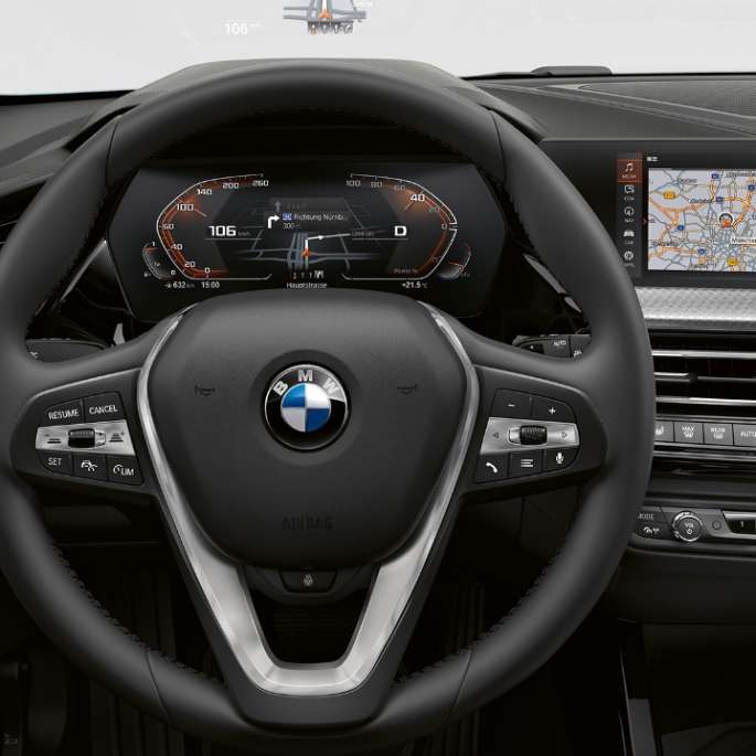 Sport kožni upravljač. BMW serije 1 Model Luxury Line, kokpit sa Sport kožnim upravljačem.