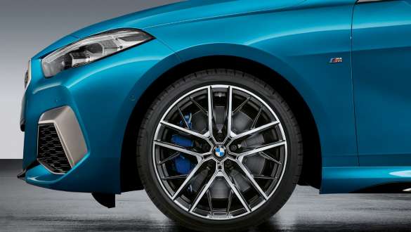 19" M Performance lakometalni kotači 555 M BMW serije 2 Gran Coupé 19" M Performance lakometalni kotači Double-spoke stil 555 M Bicolour BMW serije 2 Gran Coupé Snapper Rocks plava metalik F44 vanjština