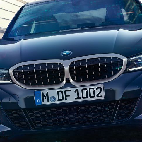 BMW serije 3 Limuzina, BMW bubrezi. Prednji detaljan prikaz BMW-ove dvostrukih bubrega BMW-a serije 3 Limuzina M340i xDrive.
