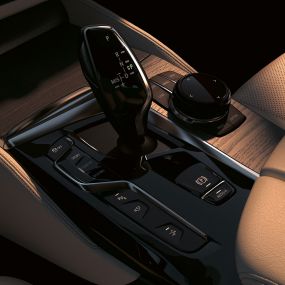 Kontrolne tipke BMW serije 6 Gran Turismo G32 2020 Kontrolne tipke BMW serije 6 Gran Turismo 640i xDrive G32 2020 unutrašnjost