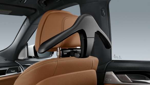 BMW vješalica za odjeću crna Travel & Comfort BMW serije 6 Gran Turismo G32 2020 BMW vješalica za odjeću crna Travel & Comfort BMW serije 6 Gran Turismo G32 2020 detalj