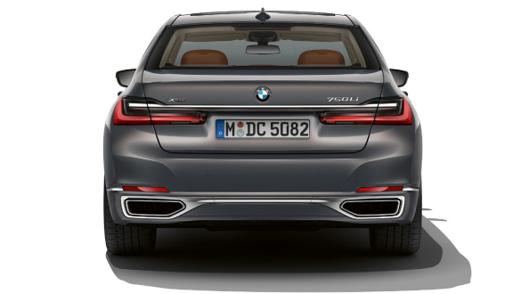 Donji dio stražnjeg branika BMW-a serija 7 Limuzina BMW serije 7 Limuzina: detaljan prikaz donjeg dijela stražnjeg branika