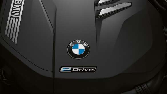 Električni motori BMW-a serije 7 Limuzina BMW serije 7 Limuzina: detaljan prikaz električnog motora s eDrive oznakom
