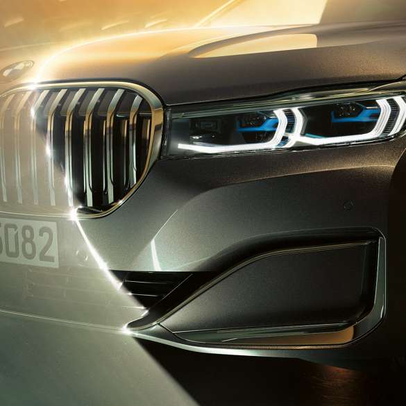 Velika maska i lasersko svjetlo BMW-a serije 7 Limuzina BMW serije 7 Limuzina: detaljan prikaz prednjeg kraja s velikom maskom i laserskim svjetlom