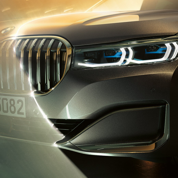 Velika maska i lasersko svjetlo BMW-a serije 7 Limuzina BMW serije 7 Limuzina: detaljan prikaz prednjeg kraja s velikom maskom i laserskim svjetlom