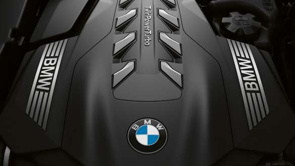 BMW serije 7 limuzina G11 G12 2019 BMW TwinPower Turbo redni 6-cilindrični benzinski motor BMW serije 7 limuzina G11 G12 2019 BMW TwinPower Turbo redni 6-cilindrični benzinski motor izbliza