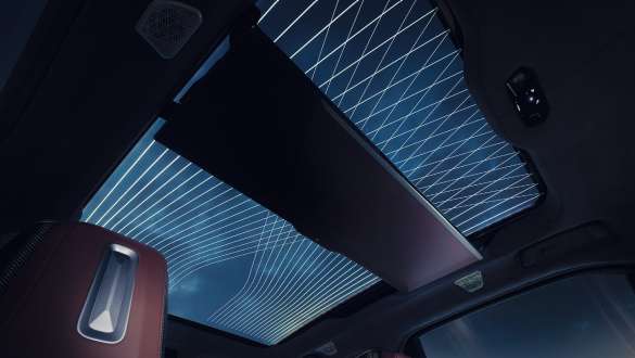 Panorama stakleni krov Sky Lounge BMW serije 7 Limuzina G70 ICE 740i M sport paket BMW serije 7 Limuzina G70 ICE 740i M sport paket pogled u unutrašnjost Panorama stakleni krov Sky Lounge