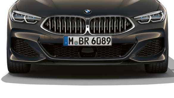 BMW M850i xDrive Dravit Grey metalik, donji dio prednjeg branika. BMW M850i xDrive Dravit Grey metalik, donji dio prednjeg branika.