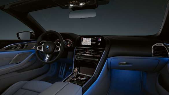 BMW M850i xDrive Dravit Grey metalik, Ambijentalno svjetlo. BMW M850i xDrive Dravit Grey metalik, Ambijentalno svjetlo.