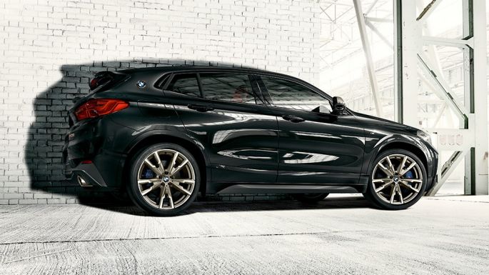 M lakometalni kotači BMW-a X2 M35i Bočni prikaz M lakometalnih kotača BMW-a X2 M35i Sapphire Black metalik boje F39