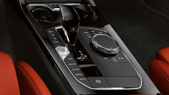 Steptronic Sport prijenos. BMW M135i xDrive sa Steptronic Sport prijenosom.