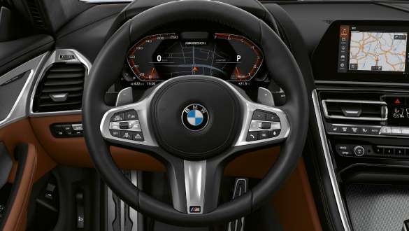 M kožni upravljač. Unutrašnjost BMW M850i xDrive Coupé sa M kožnim upravljačem.