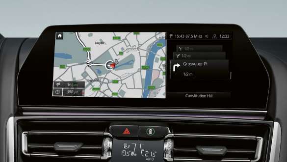 BMW Live Cockpit Professional. BMW serije 8 Coupé M automobili sa BMW Live Cockpit Professional.