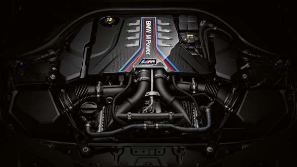 M TwinPower Turbo 8-cilindrični benzinski motor visokih performansi. BMW M8 Competition Coupé, M TwinPower Turbo 8-cilindrični benzinski motor visokih performansi.