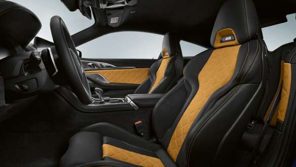 Fina zrnata koža 'Merino'/Alcantara. BMW M8 Competition Coupé s finom zrnatom kožom 'Merino'/Alcantara.