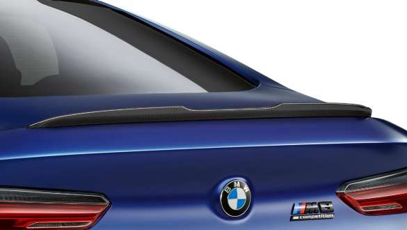 M stražnji spojler u karbonu. BMW M8 Competition Coupé sa M stražnjim spojlerom u karbonu.