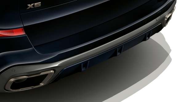 M Sport ispušni sustav BMW-a X5 M50i and M50d Detaljan prikaz stražnjeg kraja s M Sport ispušnim sustavom BMW-a X5 M50i and M50d G05
