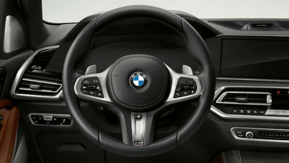 BMW X5 M50i i M50d s integralnim aktivnim upravljanjem Kokpit BMW-a X5 M50i i M50d s integralnim aktivnim upravljanjem G05