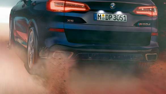 BMW X5 M50d s BMW xDrive sustavom Prikaz stražnjeg kraja BMW-a X5 M50d s BMW xDrive sustavom G05