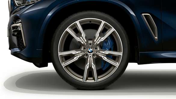 M lakometalni kotači BMW-a X5 M50i i M50d M lakometalni kotači 747 M BMW-a X5 M50i i M50d Carbon black metalik boje G05