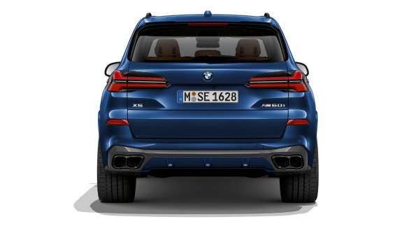 BMW X5 M60i xDrive G05 MP pogled straga BMW X5 M60i xDrive G05 MP pogled straga u mirovanju