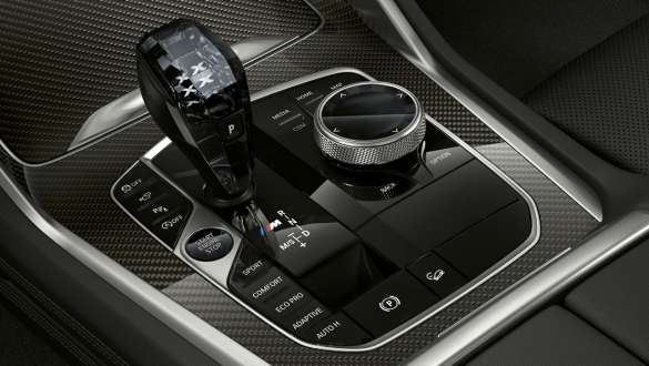 BMW X6 M50i s ručicom mjenjača s M oznakom G06 Detaljan prikaz unutrašnjosti BMW-a X6 M50i s ručicom mjenjača s M oznakom G06