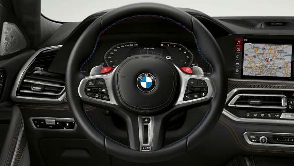 BMW X6 M Competition s M Servotronic opcijom Kokpit BMW-a X6 M Competition s M Servotronic opcijom F96 SUV 2020