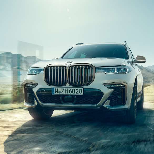 BMW X7 M50d, prikaz prednjeg kraja BMW X7 M50d u Mineral White boji, prikaz prednjeg kraja, G07, 2019