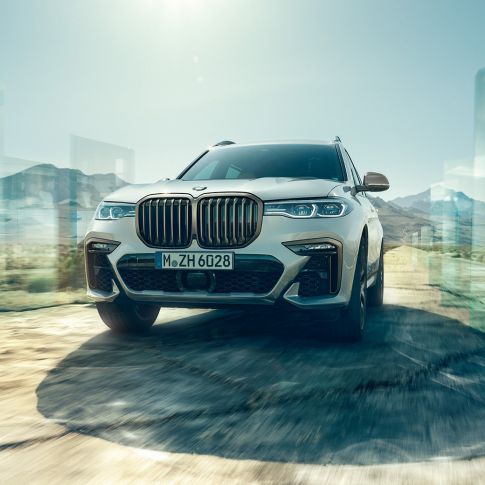 BMW X7 M50d , prikaz prednjeg kraja BMW X7 M50d u Mineral White boji, prikaz prednjeg kraja, G07, 2019