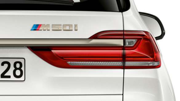 BMW X7 M50i G07 2019 oznaka modela na stražnjoj strani BMW X7 M50i G07 2019 oznaka modela na stražnjoj strani