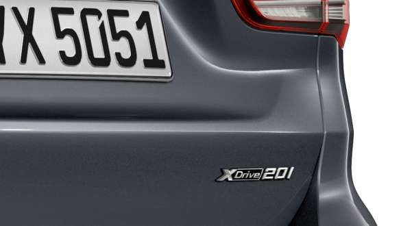 BMW X1 F48 BMW xDrive Logo BMW X1 F48 LCI pogled izbliza na BMW xDrive logo straga