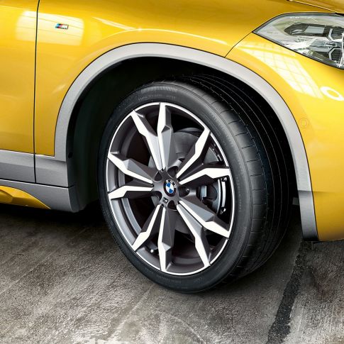 Lakometalni kotači BMW-a X2 F39 Lakometalni kotači BMW-a X2 2018 F39 Galvanic Gold metalik boje