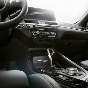 Središnja konzola BMW-a X2 F39 Središnja konzola u unutrašnjosti BMW-a X2 2018 F39