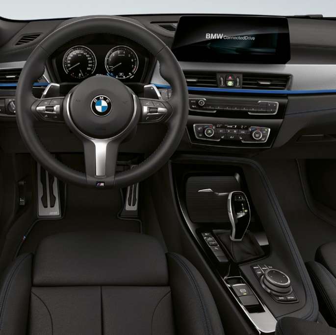 Kokpit u unutrašnjosti BMW-a X2 sDrive20i model M Sport Prikaz kokpita u unutrašnjosti BMW-a X2 sDrive20i model M Sport 2018 F39