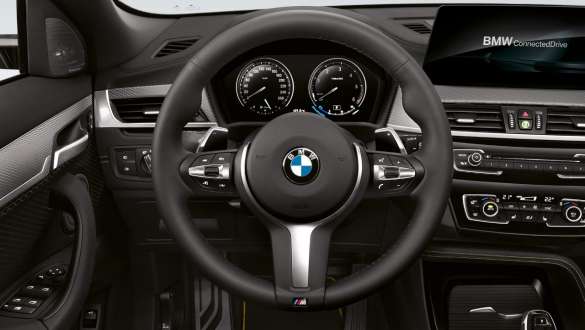 Kokpit BMW-a X2 F39 Unutrašnjost kokpita s prikazom aktivnog tempomata sa Stop&Go funkcijom BMW-a X2 2018 F39