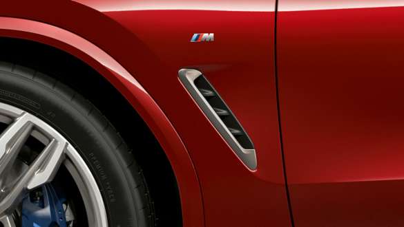 Usisnik za zrak BMW X4 Usisnik za zrak BMW X4 M40i G02 2018 Flamenco Red sa briljantnim efektom u pogledu izbliza