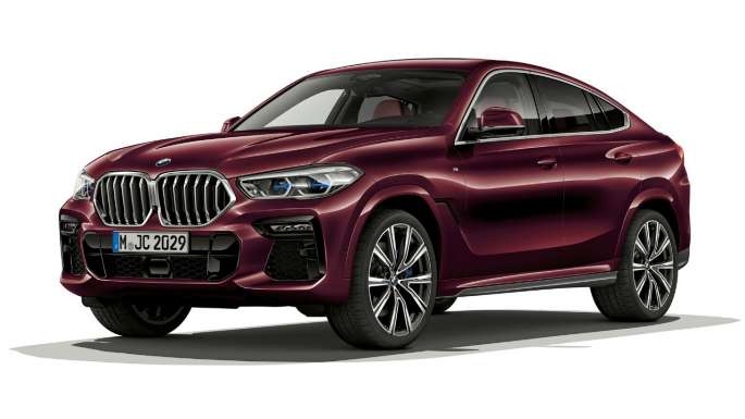 BMW X6 s opcijom opreme BMW Individual, vanjština. BMW X6 s opcijom opreme BMW Individual u tročetvrtinskom prikazu prednjeg kraja.