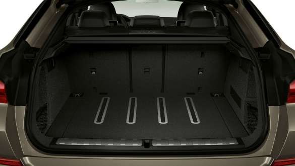 Paket za prtljažni prostor BMW-a X6. Detaljan prikaz paketa za prtljažni prostor BMW-a X6.