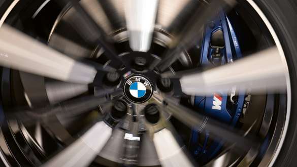 BMW nepomična plutajuća kapica glavčine kotača BMW dodaci jesen zima BMW nepomična plutajuća kapica glavčine kotača