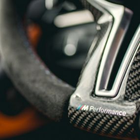 M Performance upravljač Pro karbonska vlakna Alcantara krupni plan BMW M Performance dijelovi M Performance upravljač Pro karbonska vlakna Alcantara krupni plan