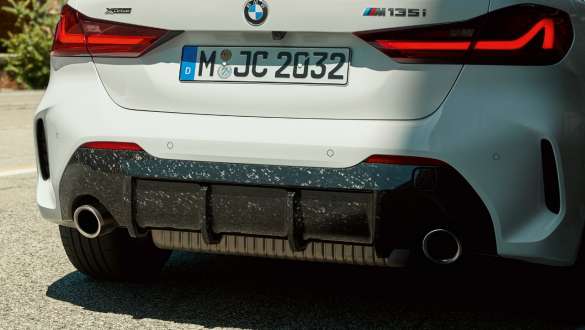 M Performance stražnji difuzor karbonska vlakna BMW serije 1 F40 M Performance dijelovi M Performance stražnji difuzor karbonska vlakna BMW serije 1 F40 M Performance dijelovi krupni plan