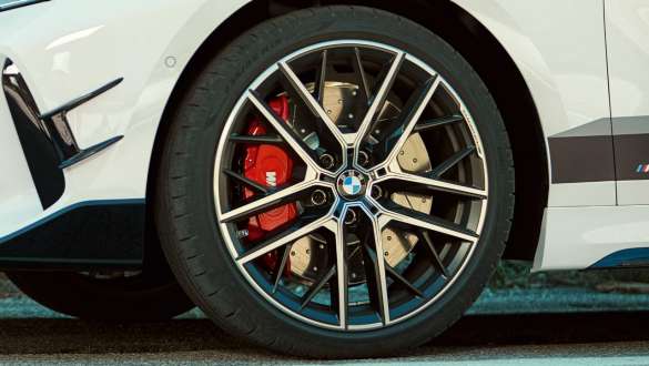 19" M Performance naplatak od lakih legura Double-spoke 555 M Bicolor BMW serije 1 F40 M Performance dijelovi 19" M Performance naplatak od lakih legura Double-spoke 555 M Bicolor BMW serije 1 F40 M Performance dijelovi krupni plan