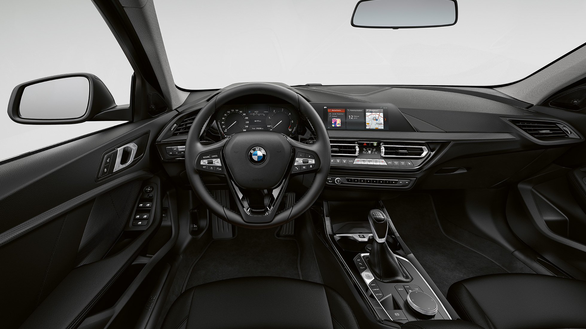 Kožni upravljač. BMW serije 1 Model Advantage, kokpit s kožnim upravljačem.