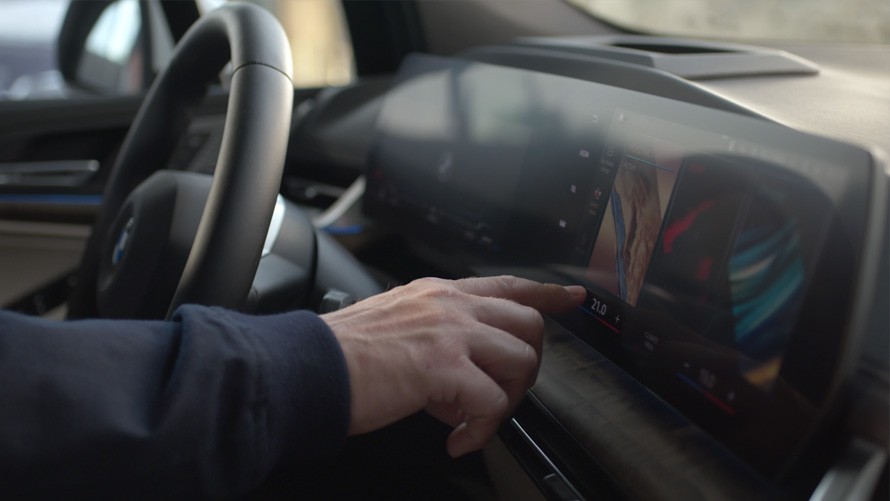 BMW serije 2 Active Tourer U06 2021 BMW Live Cockpit Professional video