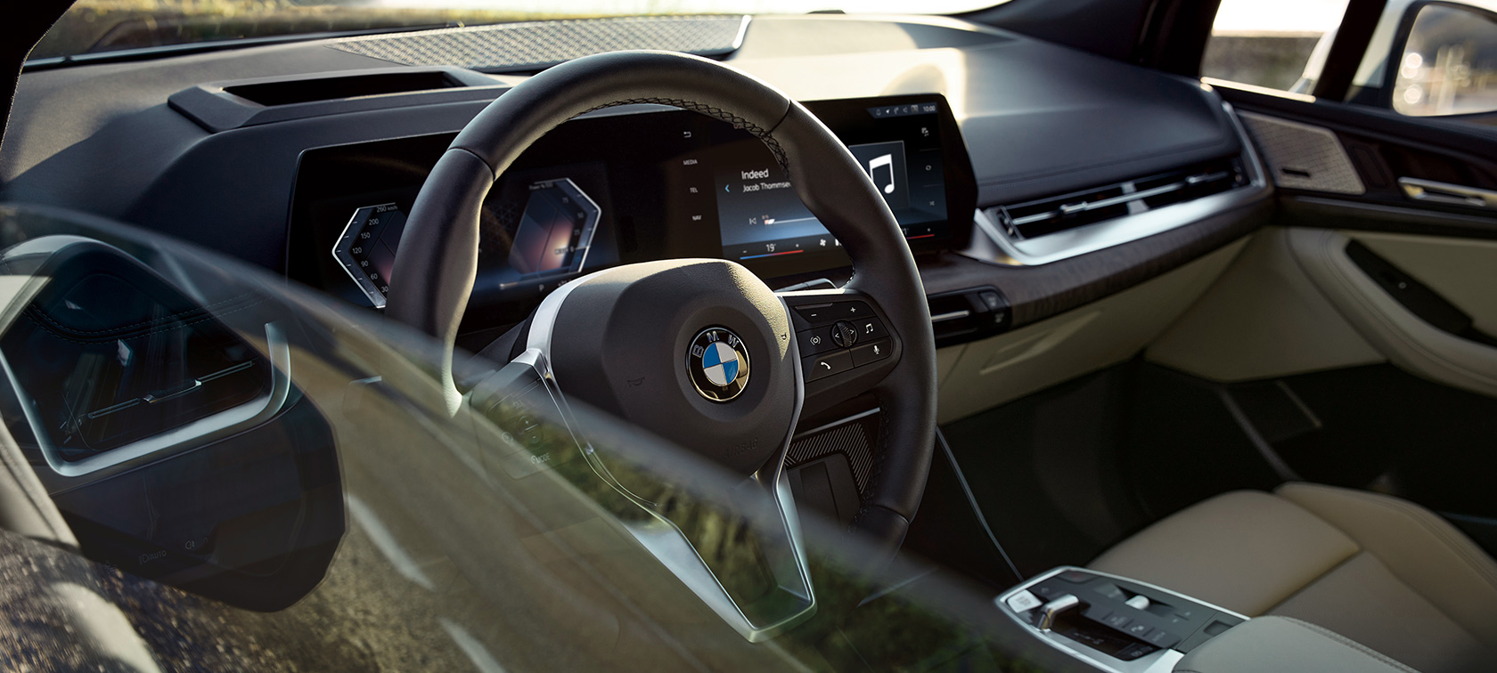 BMW serije 2 Active Tourer U06 2021 unutrašnjost kokpit