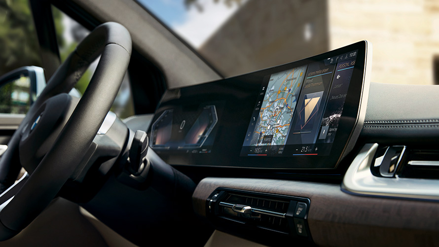 BMW serije 2 Active Tourer U06 2021 BMW iDrive BMW Operativni sustav 8 pogled izbliza BMW Curved Display