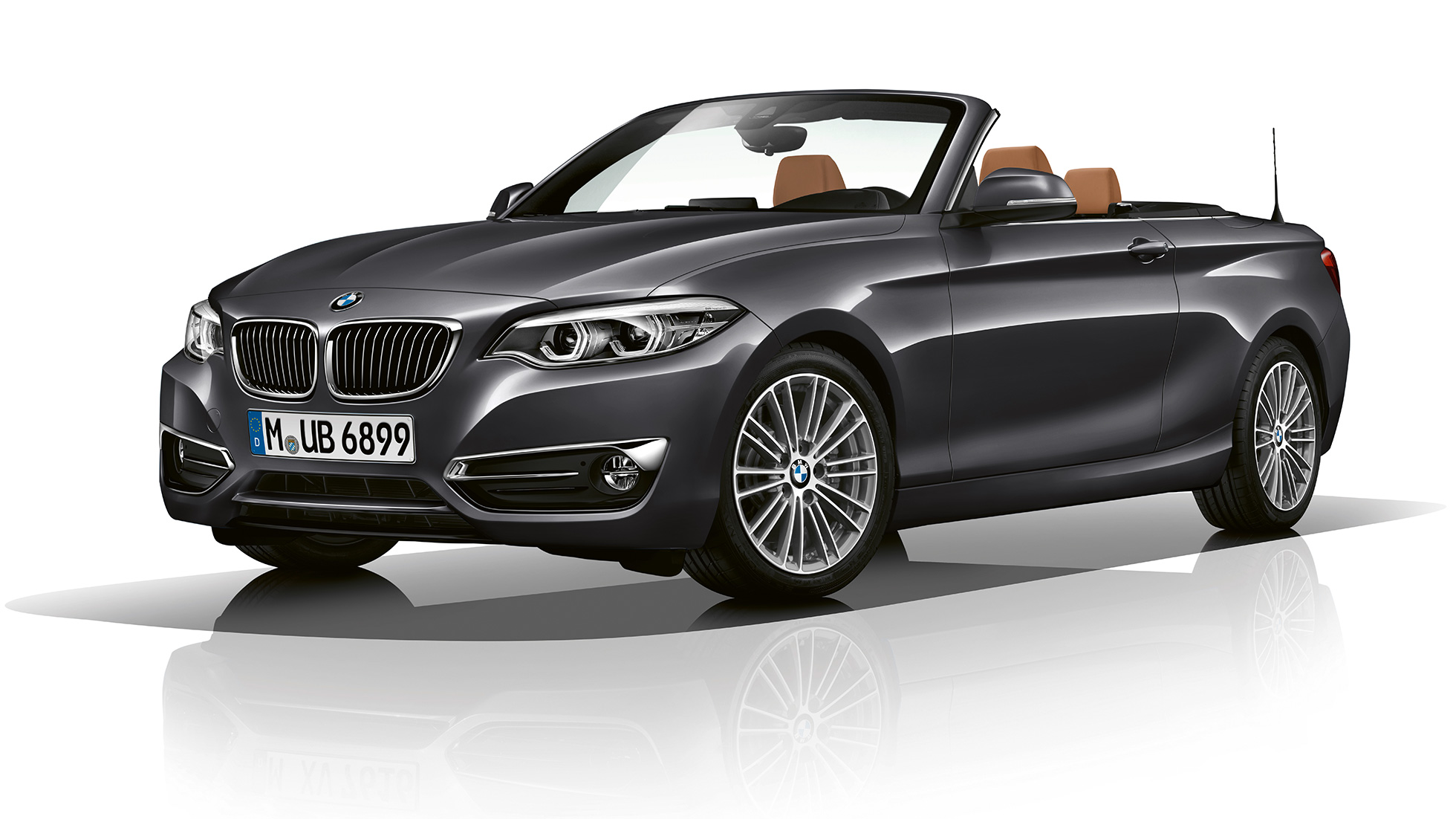 BMW serije 2 Cabrio, tročetvrtinski prednji prikaz Modela Luxury Line BMW serije 2 Cabrio, tročetvrtinski prednji prikaz Luxury Line