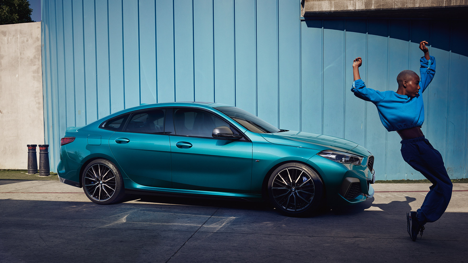 Silueta Coupéa BMW serije 2 Gran Coupé Silueta Coupéa BMW serije 2 Gran Coupé Snapper Rocks Plava metalik F44 2020 gledana s boka