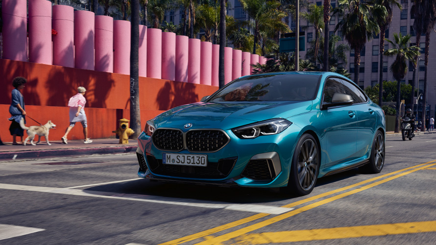 BMW serije 2 Gran Coupé F44 tročetvrtinski pogled sprijeda u vožnji BMW serije 2 BMW serije 2 Gran Coupé F44 tročetvrtinski pogled sprijeda u vožnji