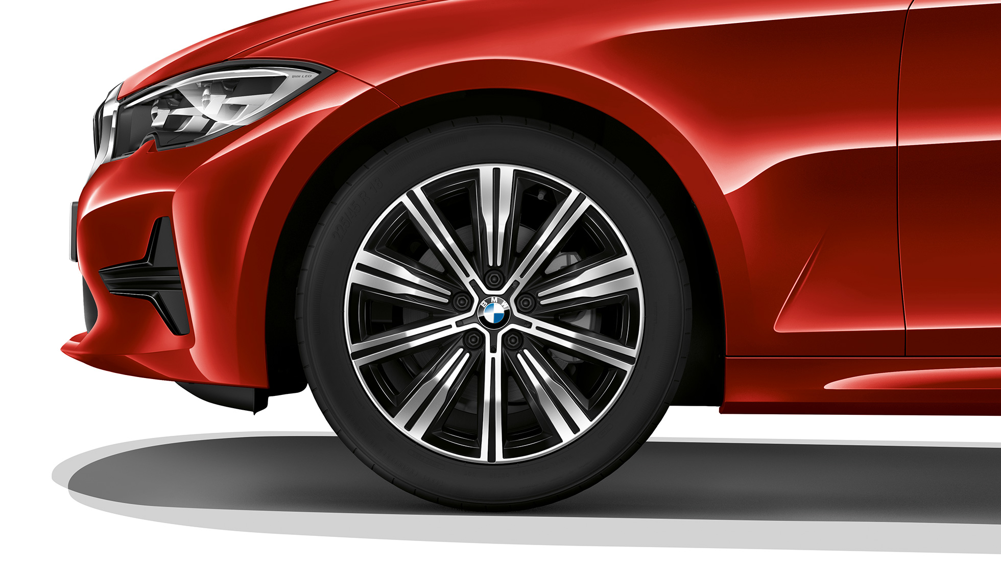 BMW serije 3 Limuzina, Model Advantage lakometalni kotači. Detaljan prikaz lakometalnih kotača BMW-a serije 3 Limuzina sa značajkama modela Advantage.